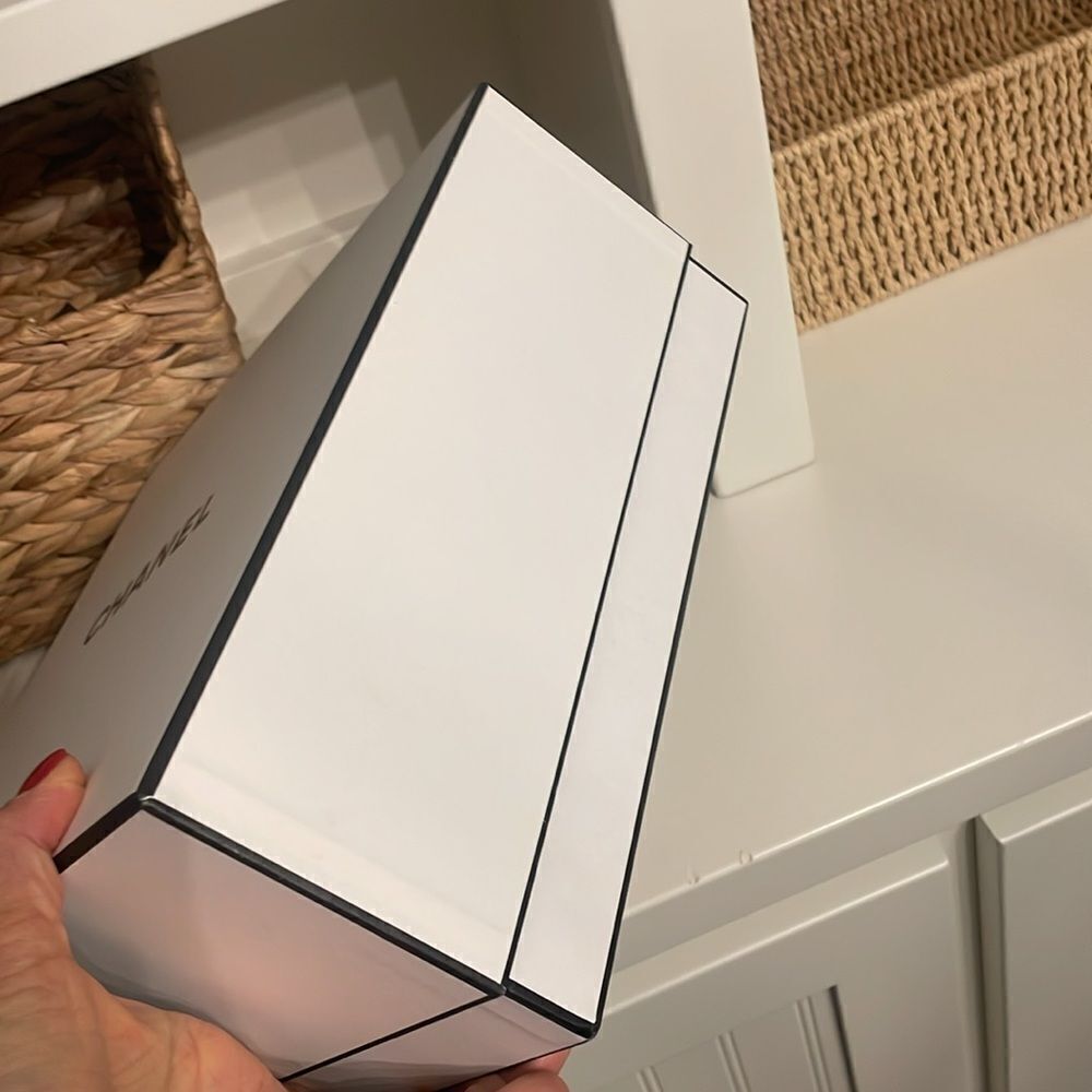 Authentic CHANEL Square Empty Gift Box Container 8.75"x8.75"x4" w/Ribbon New - Picture 10 of 10